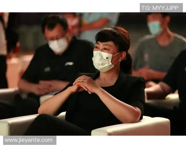 揭秘王芳成功之道探讨英雄联盟背后的策略与团队合作